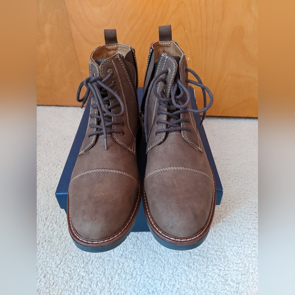 BNIB Men's Dockers brown boots with zipper - Picture 2 of 5